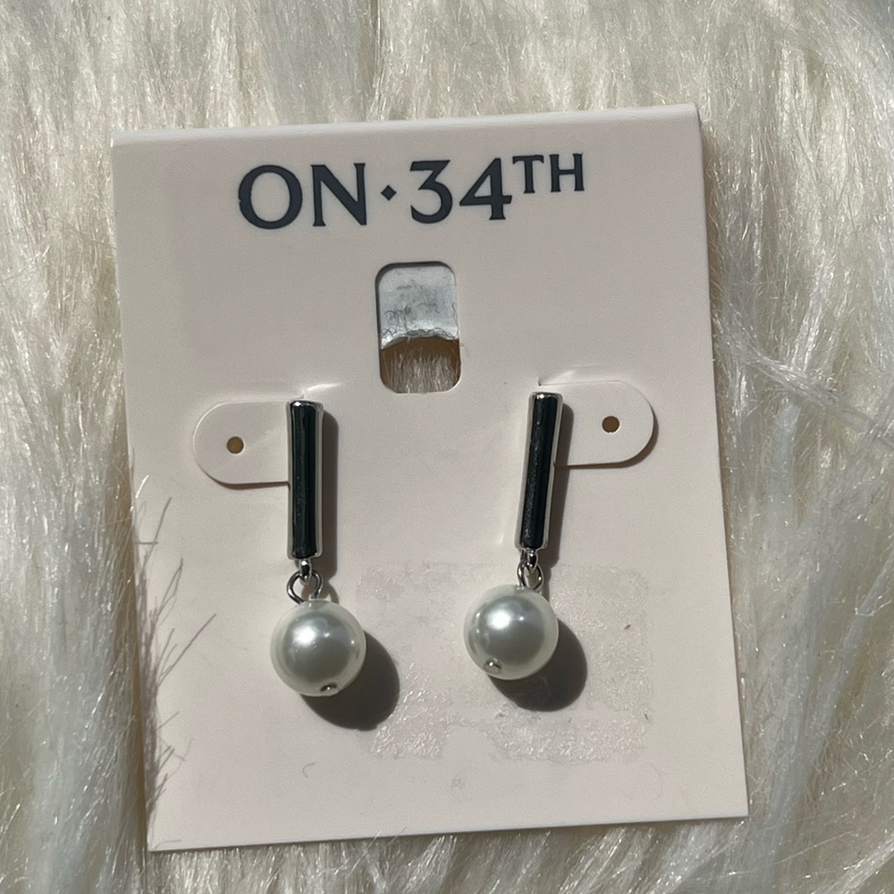 Dainty pearl designer earrings